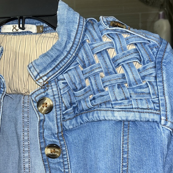 ✨ Mike & Chris ✨ Lattice Weave Cropped Jean Denim Jacket Button Up Size Small - Picture 5 of 10